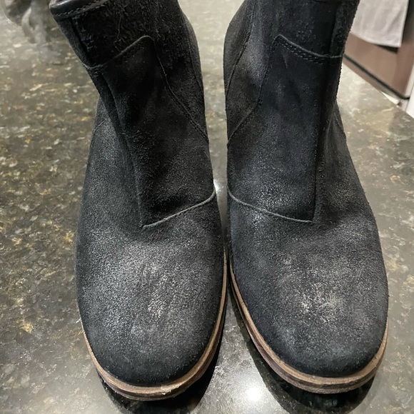 J Shoes Belgrave Booties - Picture 2 of 4